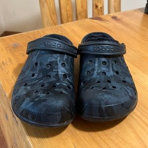 Black camo fuzzy crocs